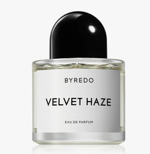 Încarcă imaginea în vizualizatorul Galerie, Byredo Velvet Haze, Eau de Parfum, 100ml(sigilat)
